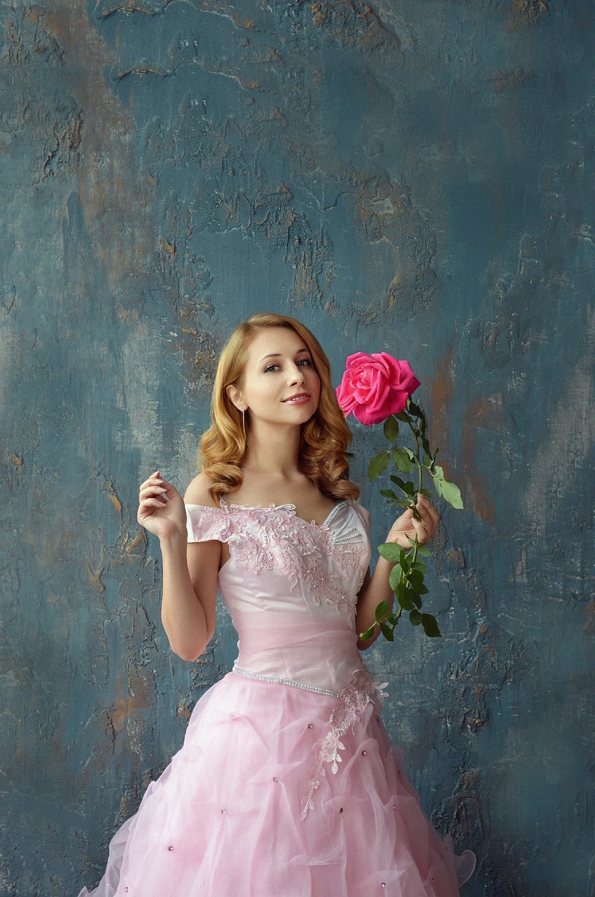 Romantické růžové šaty. 